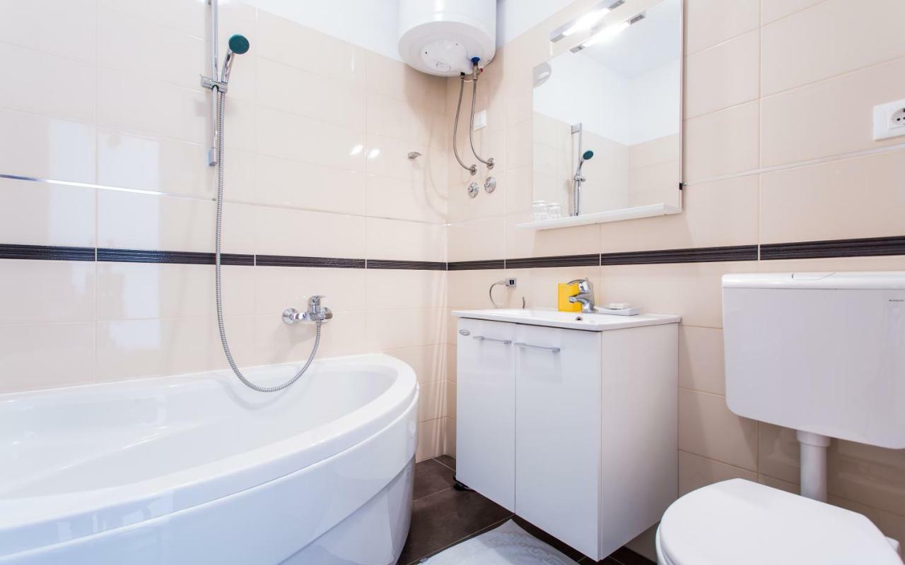 Apartments Matea I バスカ エクステリア 写真