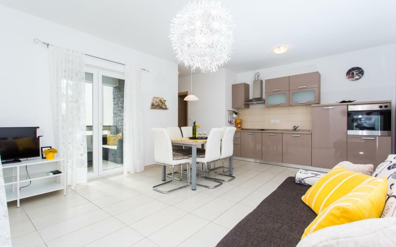 Apartments Matea I バスカ エクステリア 写真